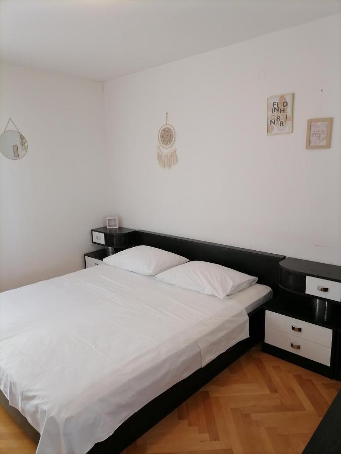 Nela Apartment *
