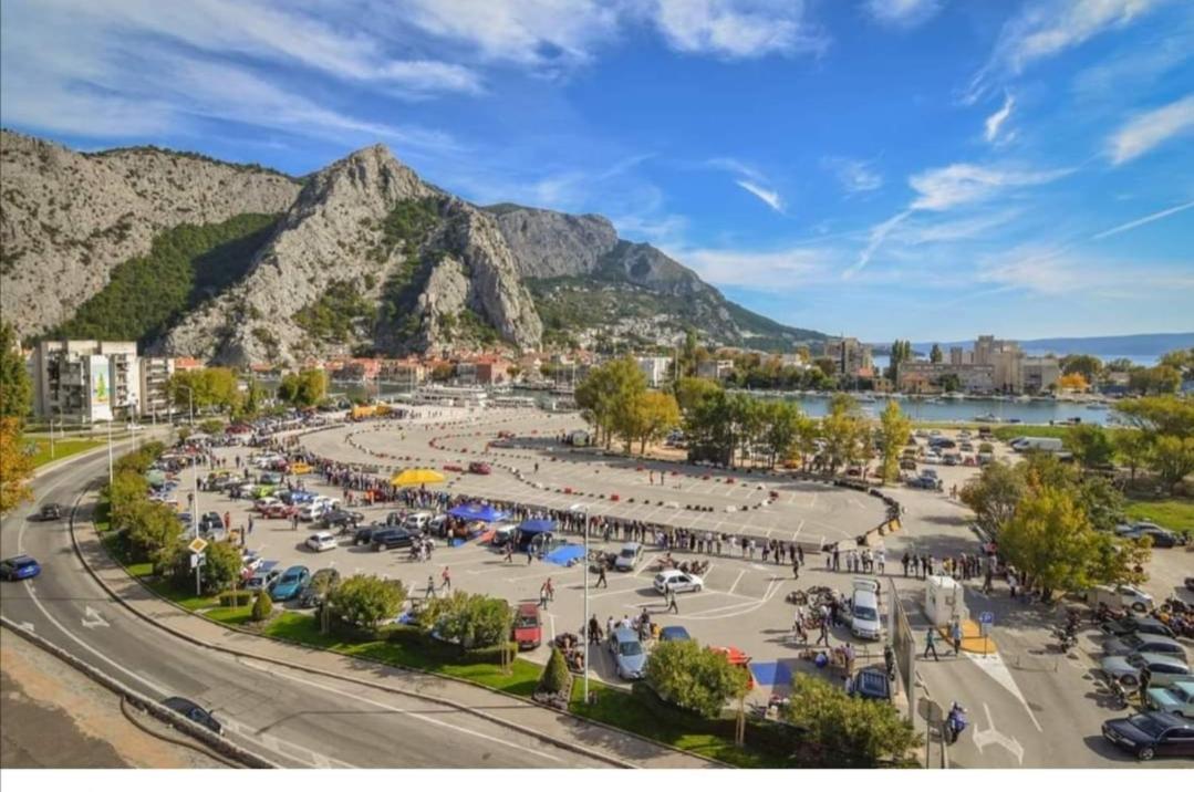 Apartment Nela Omis